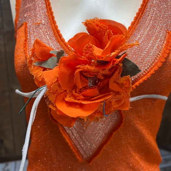Dolce&Gabbana orange lurex sleeveless top with large flower pin, size S,good - Picture 5 of 11